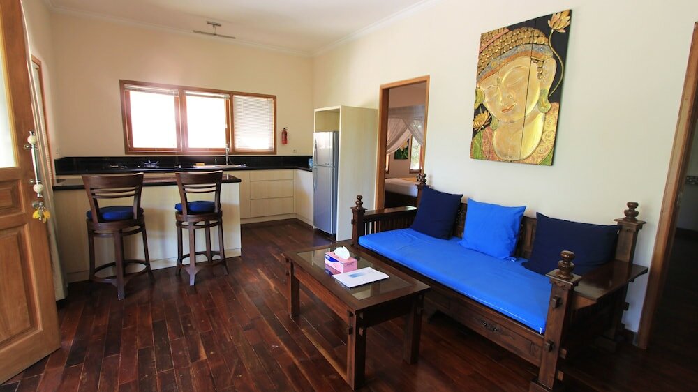 Фото Poinciana Resort Bali