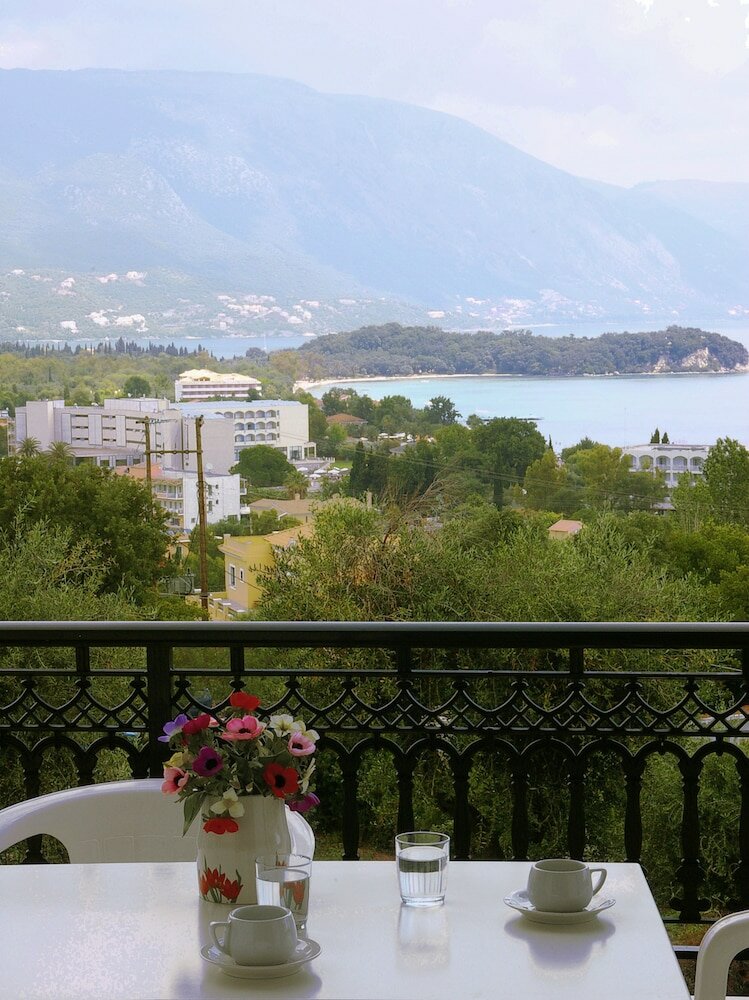 Фото Marialice Apartments