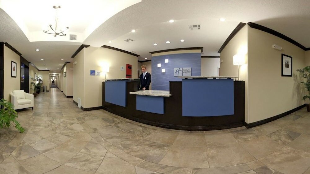 Фото Holiday Inn Express Hotel & Suites Albuquerque Airport, an Ihg Hotel