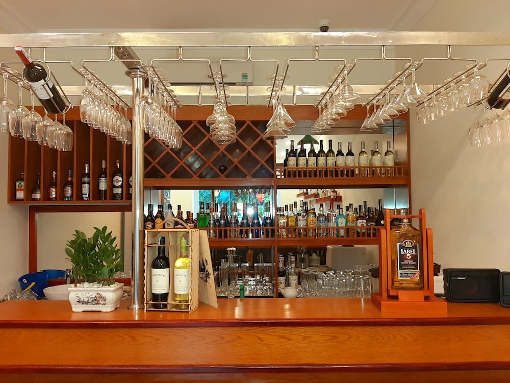 Фото Uptown Hotel