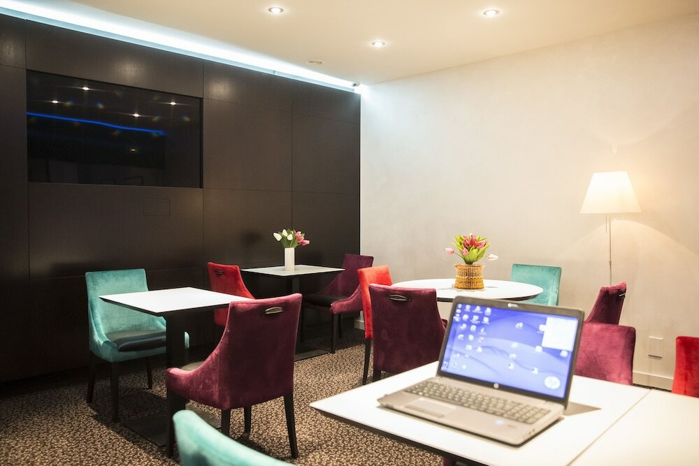 Фото Hotel Des Lices