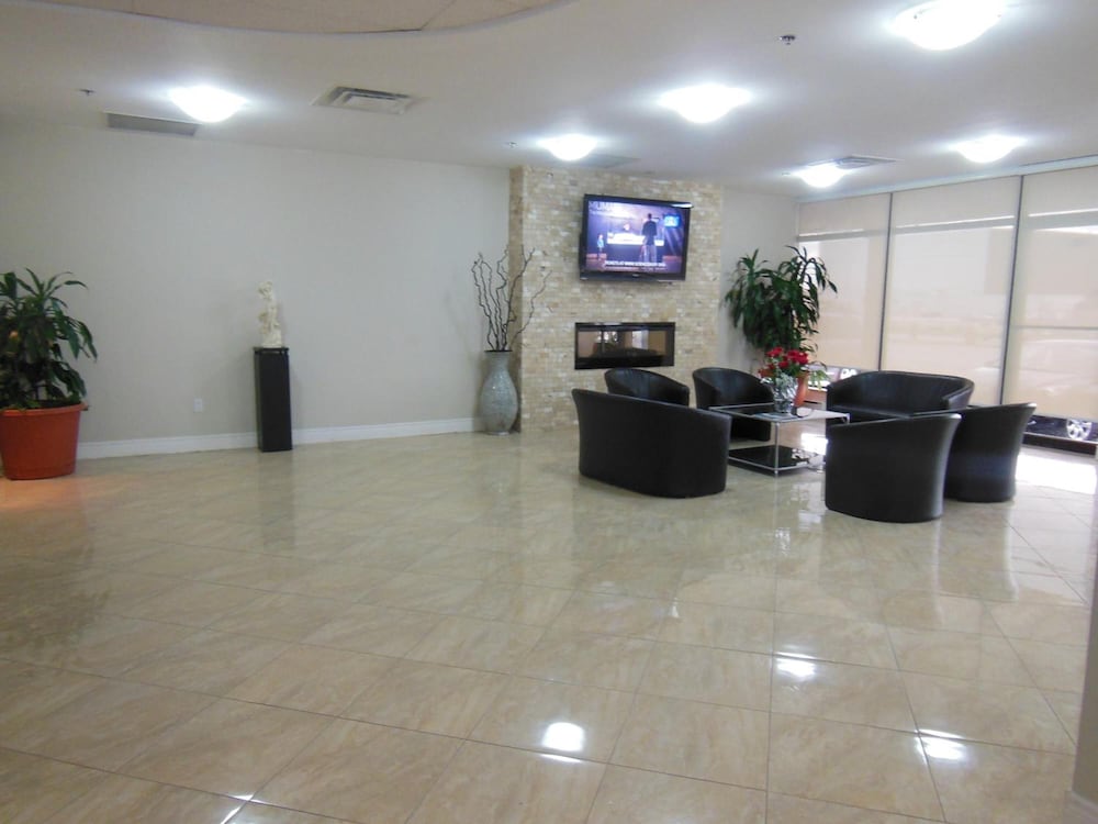 Фото Nu Hotel Toronto