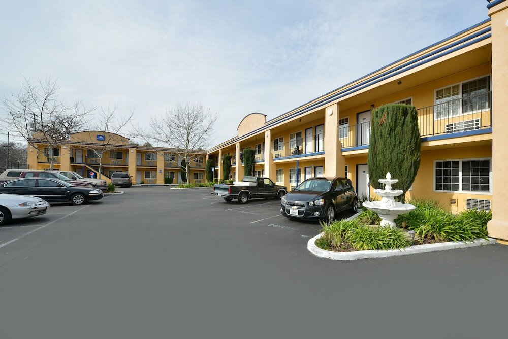 Фото Americas Best Value Inn Chico