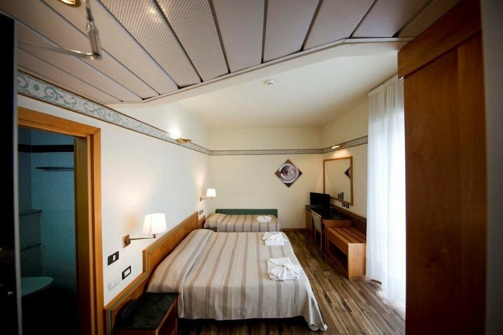 Фото Hotel Marina Bay