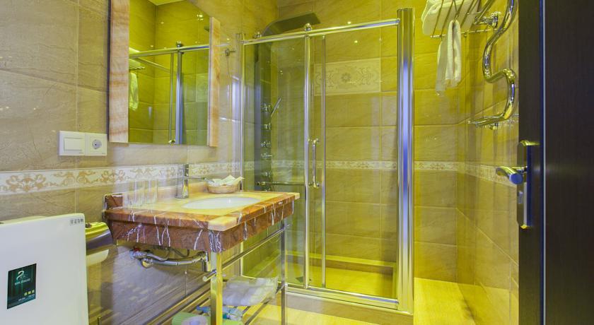 Фото Golden House