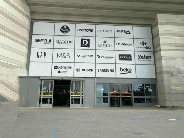Магазин одежды Marks & Spencer, Адана, фото