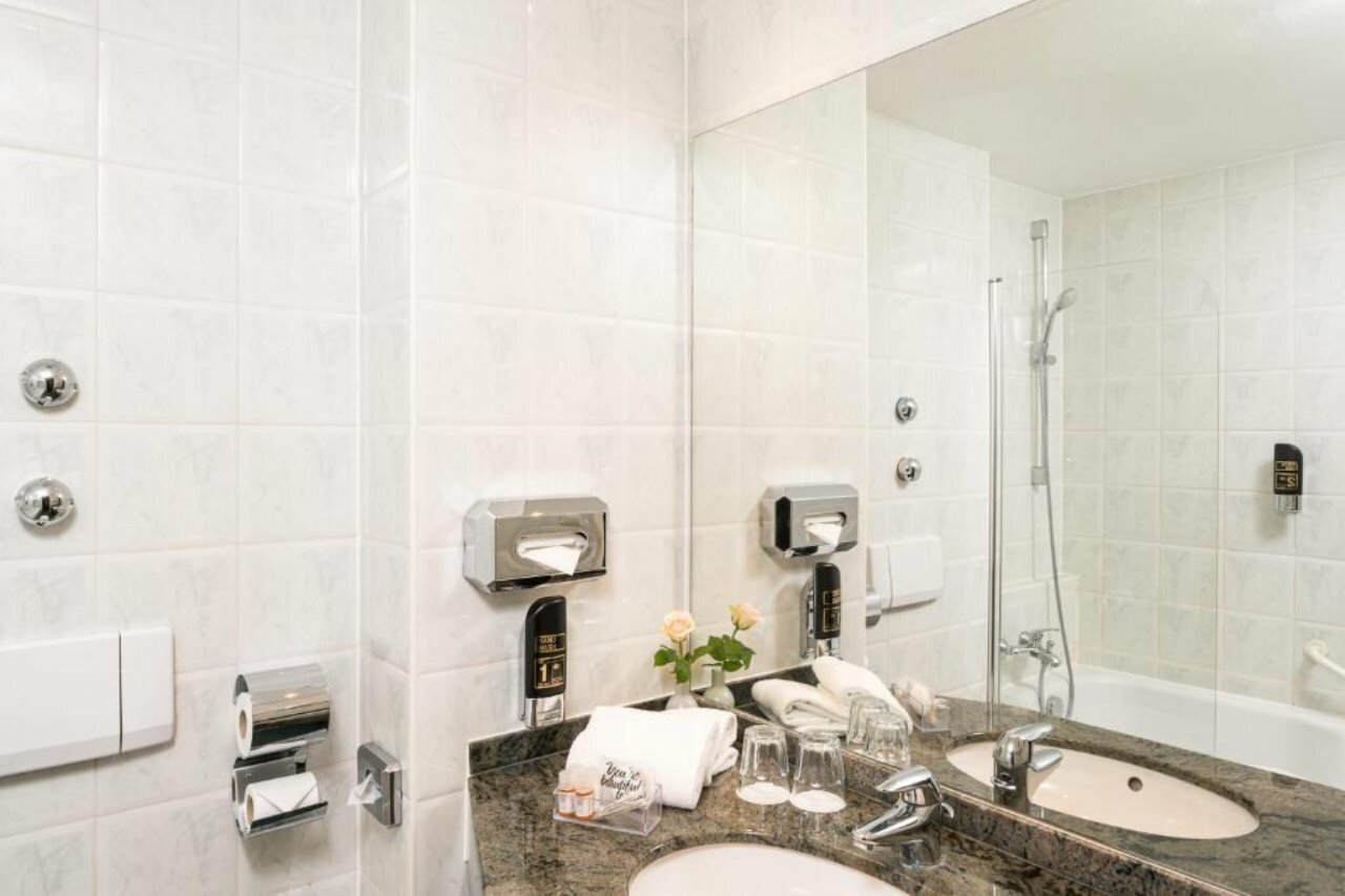 Фото Qu Hotel Augsburg