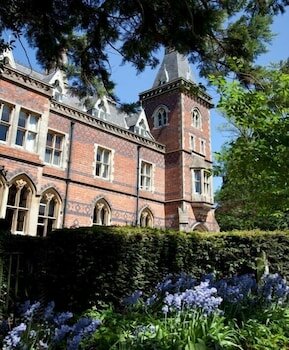 Фото Brownsover Hall Hotel