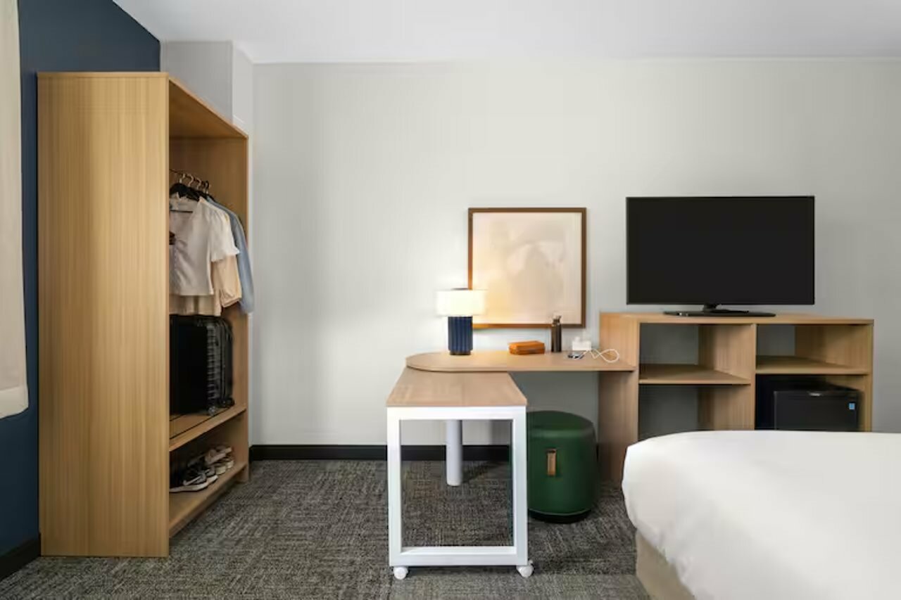 Фото Comfort Inn & Suites Airport Dulles - Gateway