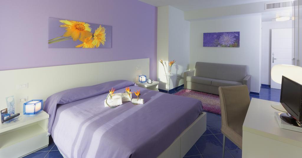 Фото Aurea Hotel Tortoreto Lido