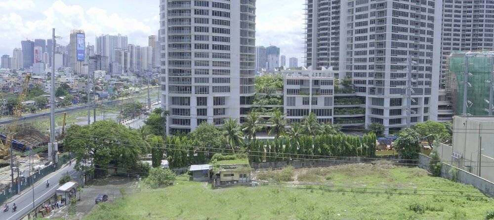 Фото Aruga Apartments by Rockwell Makati