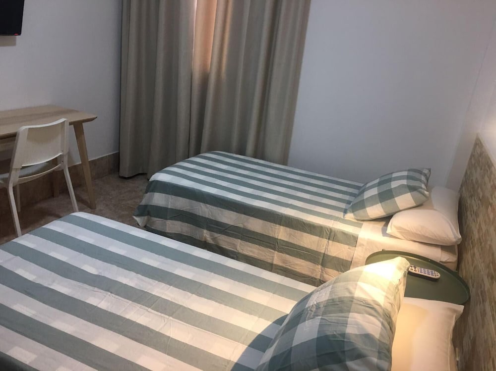 Фото Hostal Residencia Cardona