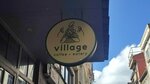 ‪Village Coffee & Books‬ (Istanbul, Kadikoy, Rasimpasa Neighborhood, Recaizade Street, 52A) ، مقهى