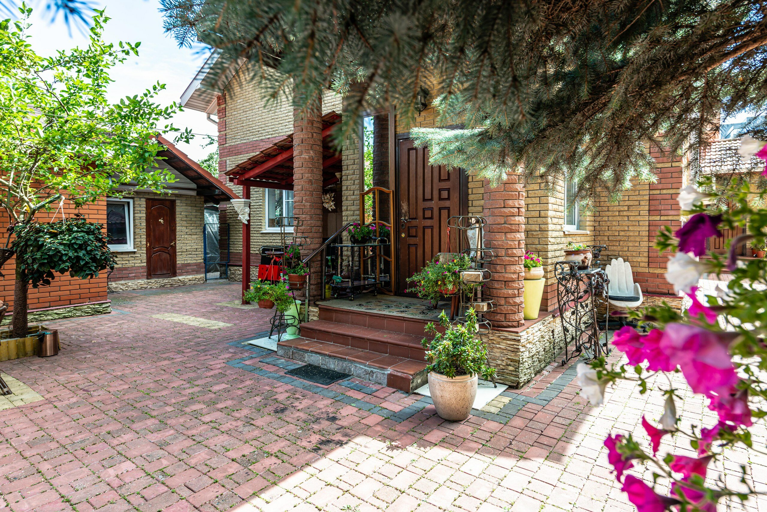 Фото Эльбирс House