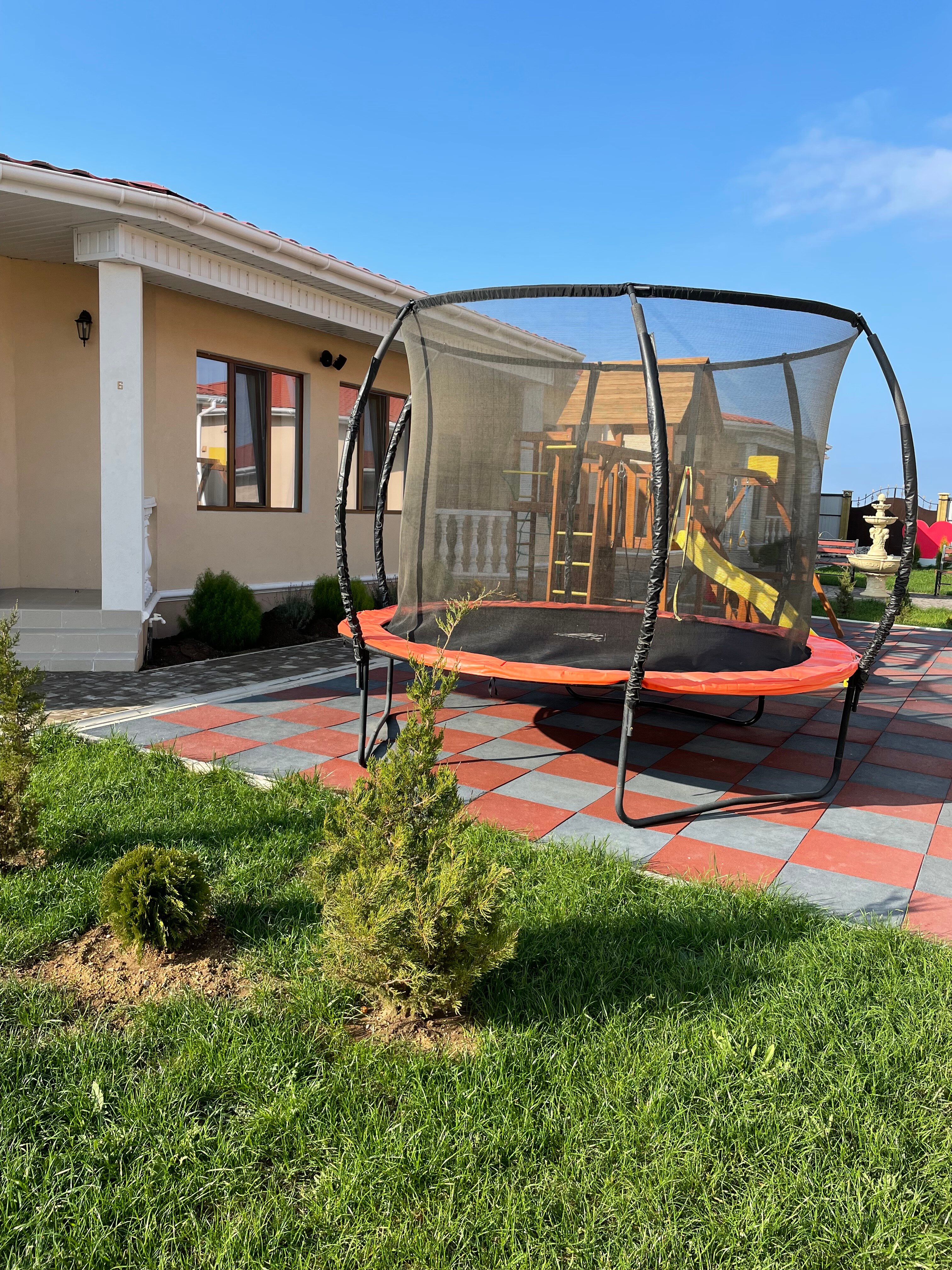 Фото Эмили Вилладж Витино