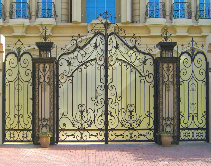 Metalwork Al Bab Al Aswad Alum & Glass Cont, Sharjah, photo