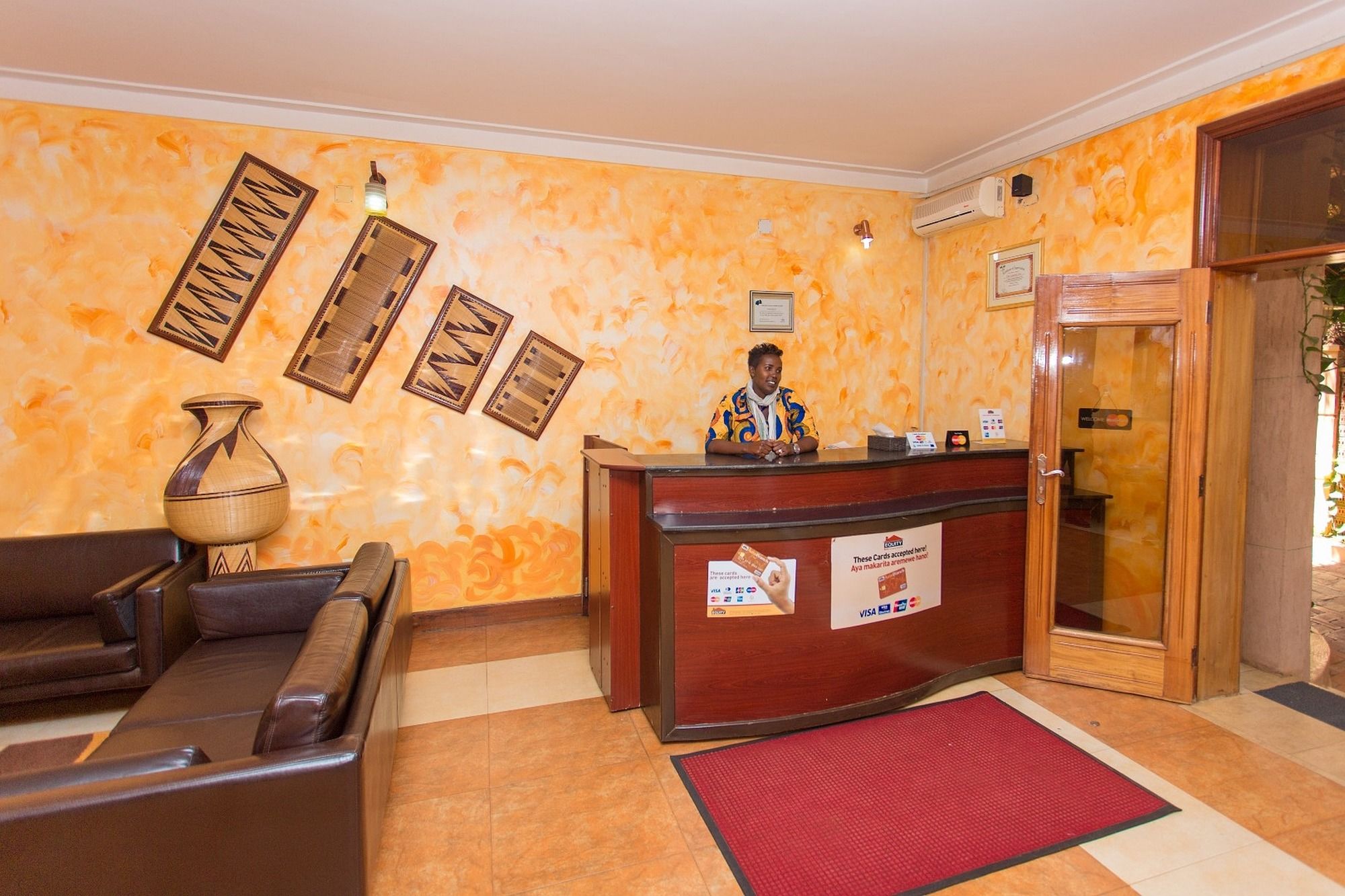 Фото отеля 2