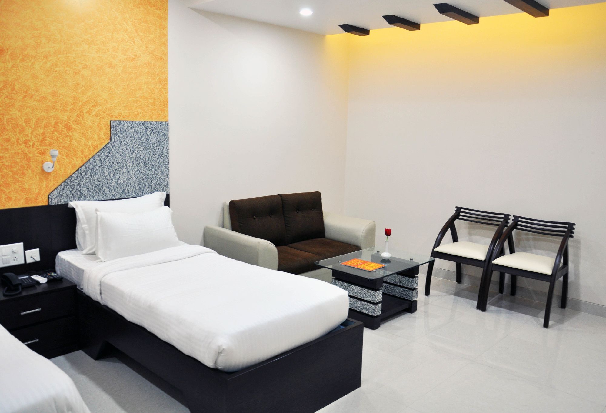 Фото Savera A Business Luxury Hotel