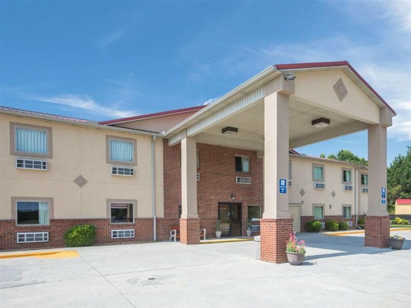 Фото Econo Lodge Inn & Suites Rockmart