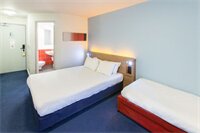 Фото Redwings Lodge Wolverhampton