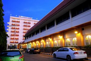 Гостиница Nanchao Hotel в Пхитсанулоке
