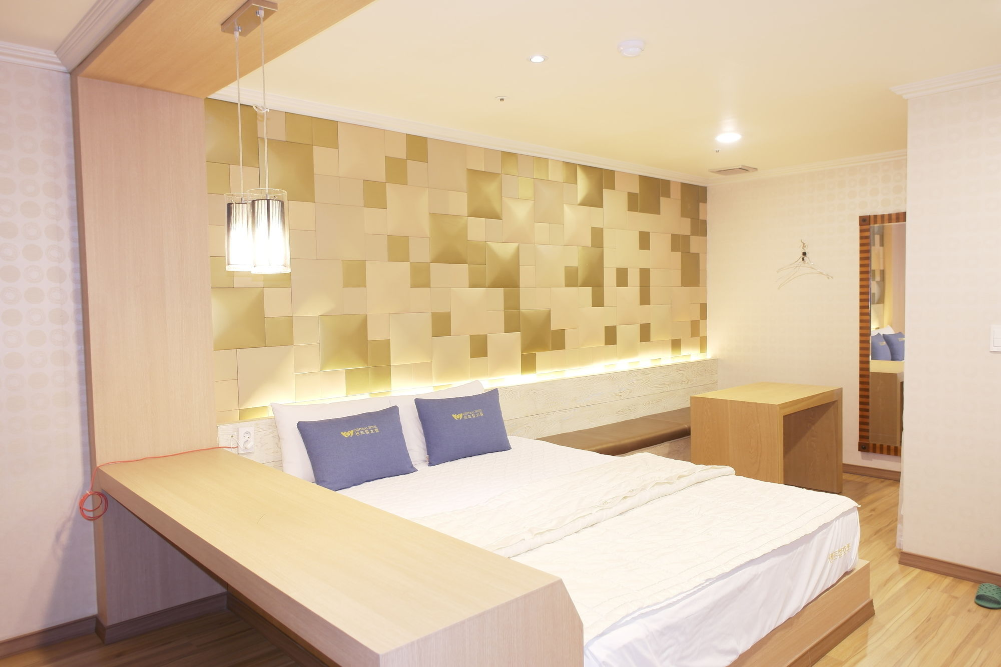 Фото Central Hotel