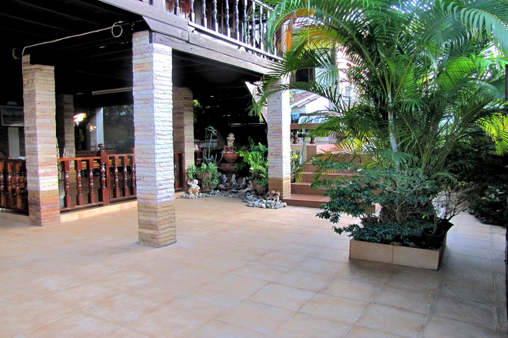 Фото Huan Kawin Est. 58 Lanna Home & Collection - Campus Accommodation