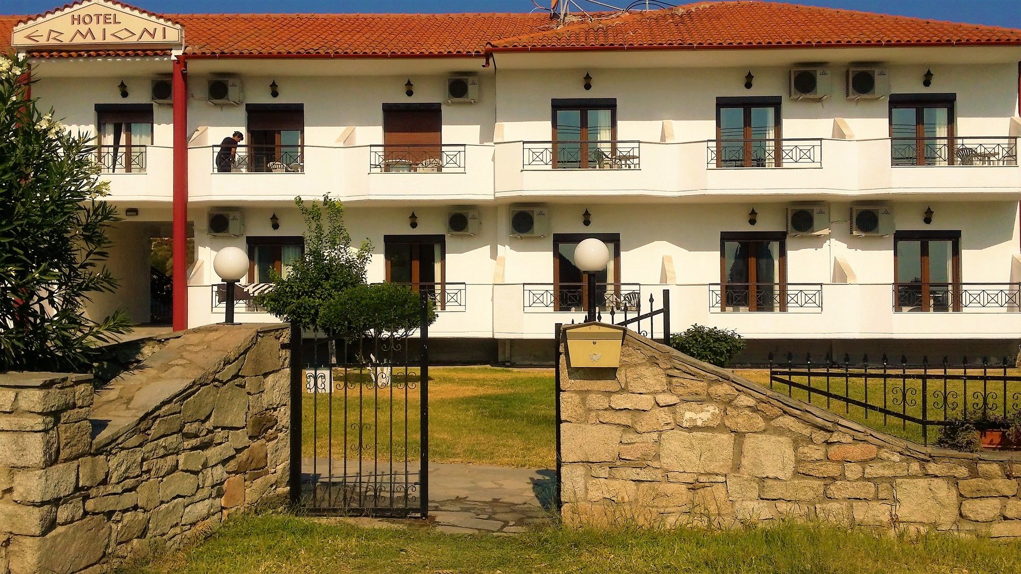 Фото отеля 1