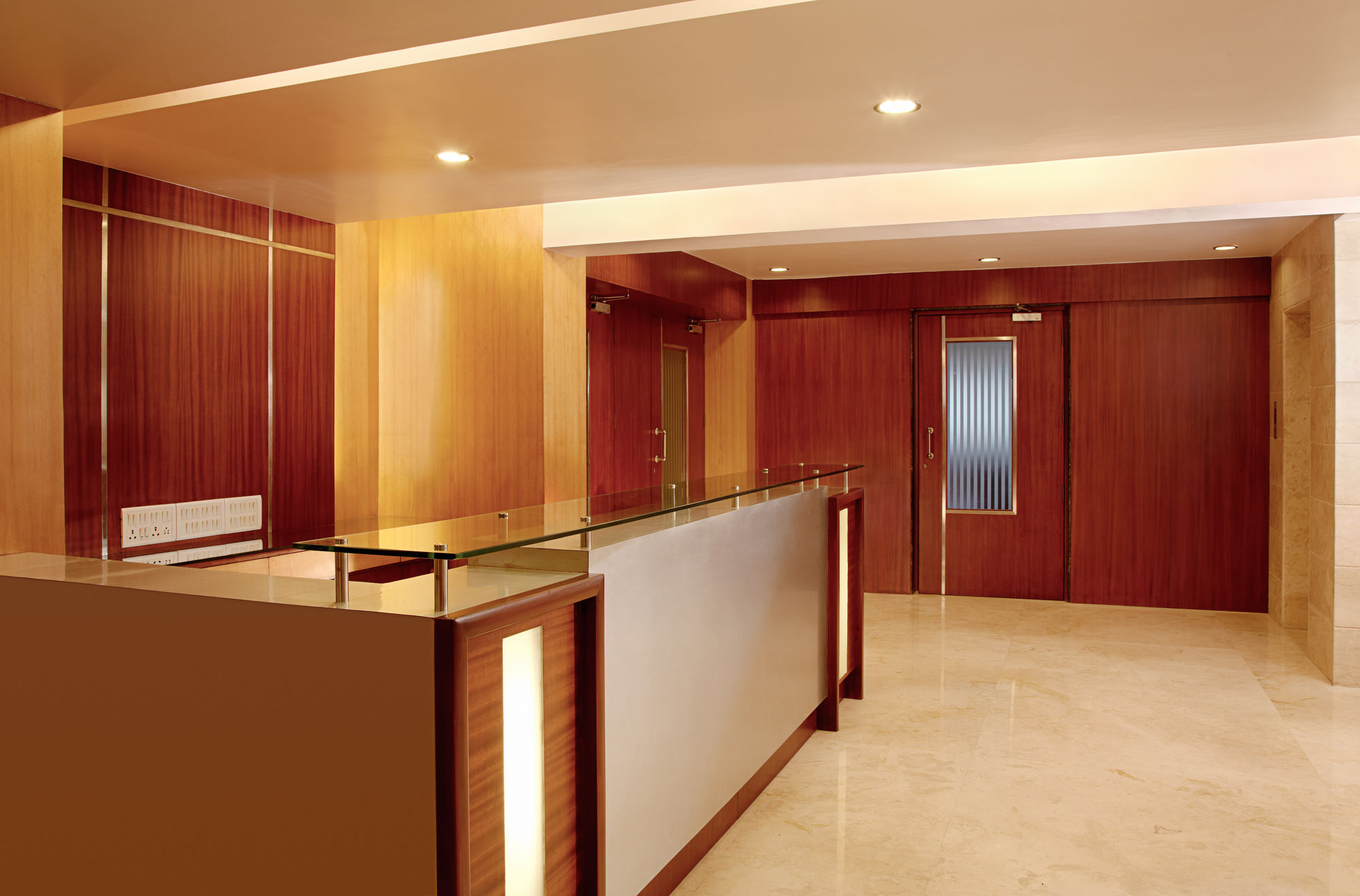 Фото Hotel Lucky Goregaon