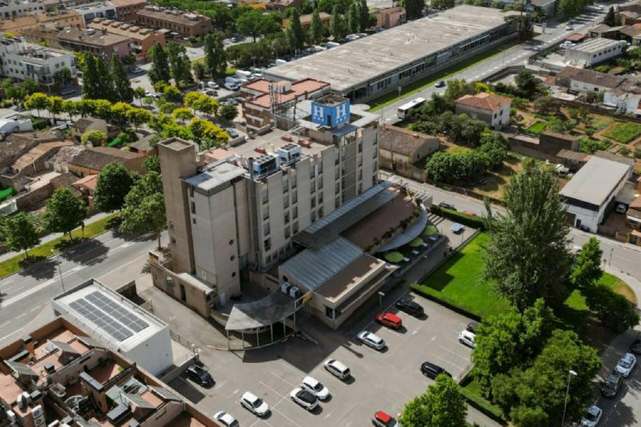 Фото отеля 2