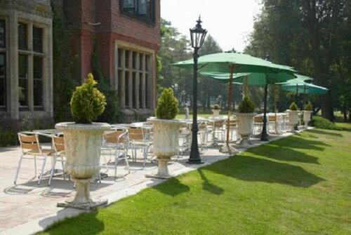 Гостиница Stanhill Court Hotel Gatwick