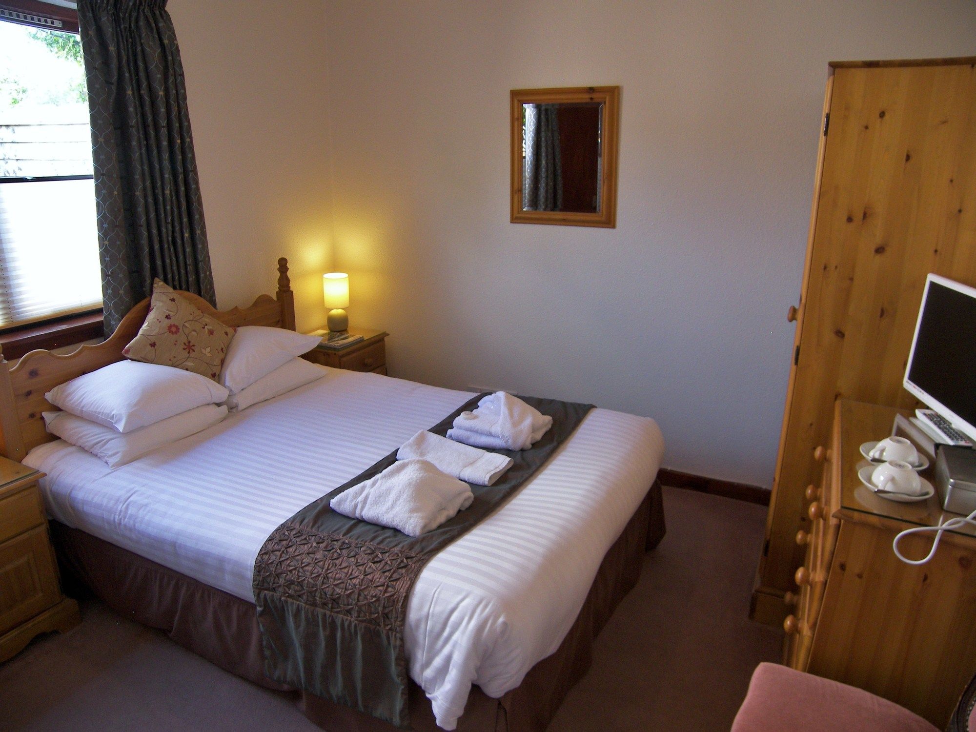 Фото Rosemount Hotel