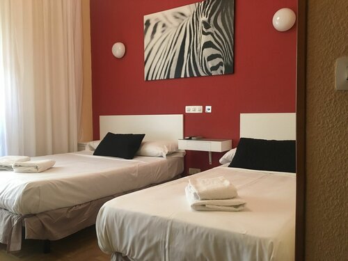 Гостевой дом Hostal Rias Bajas в Провинции Мадрид