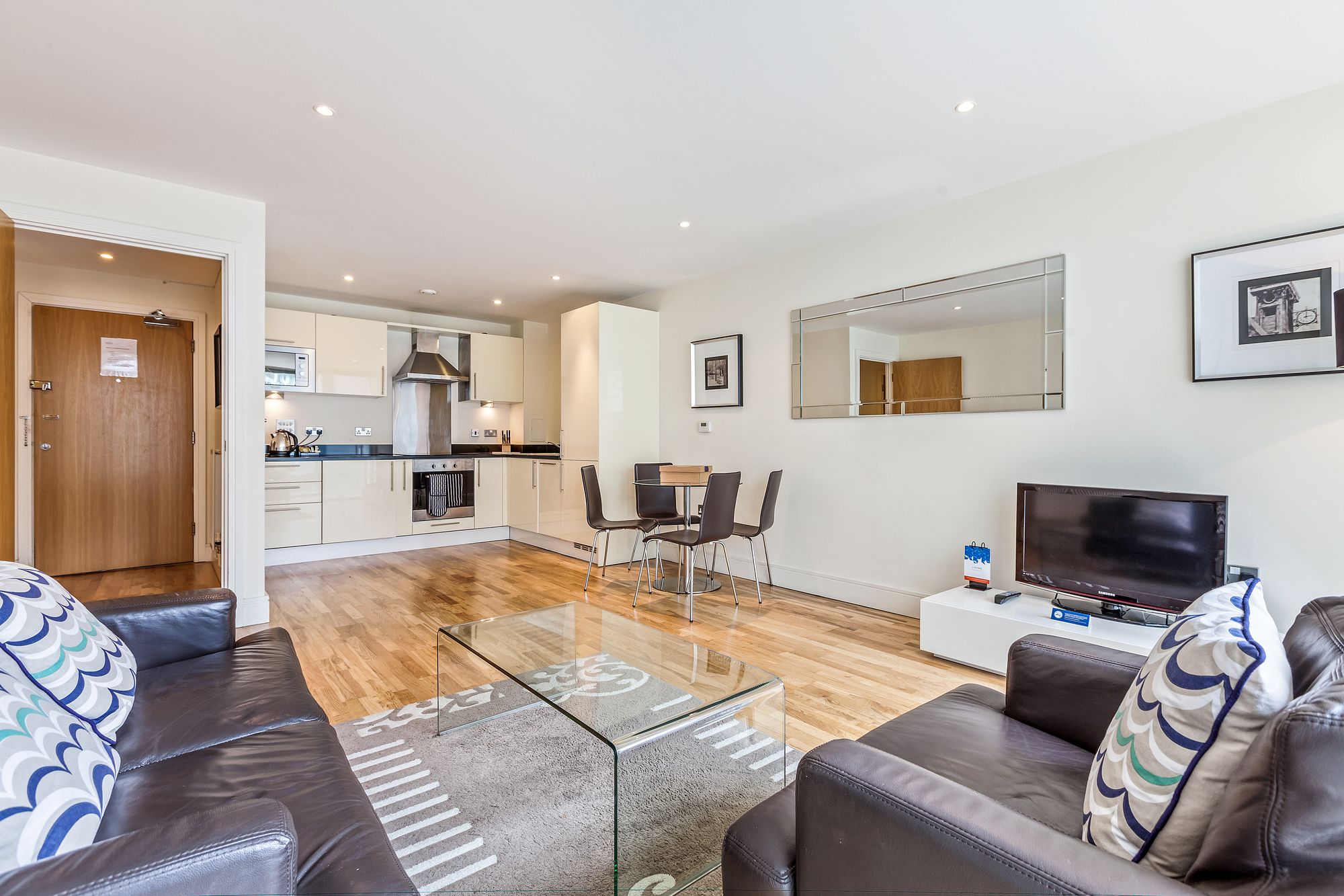 Фото Lanterns Court by BridgeStreet