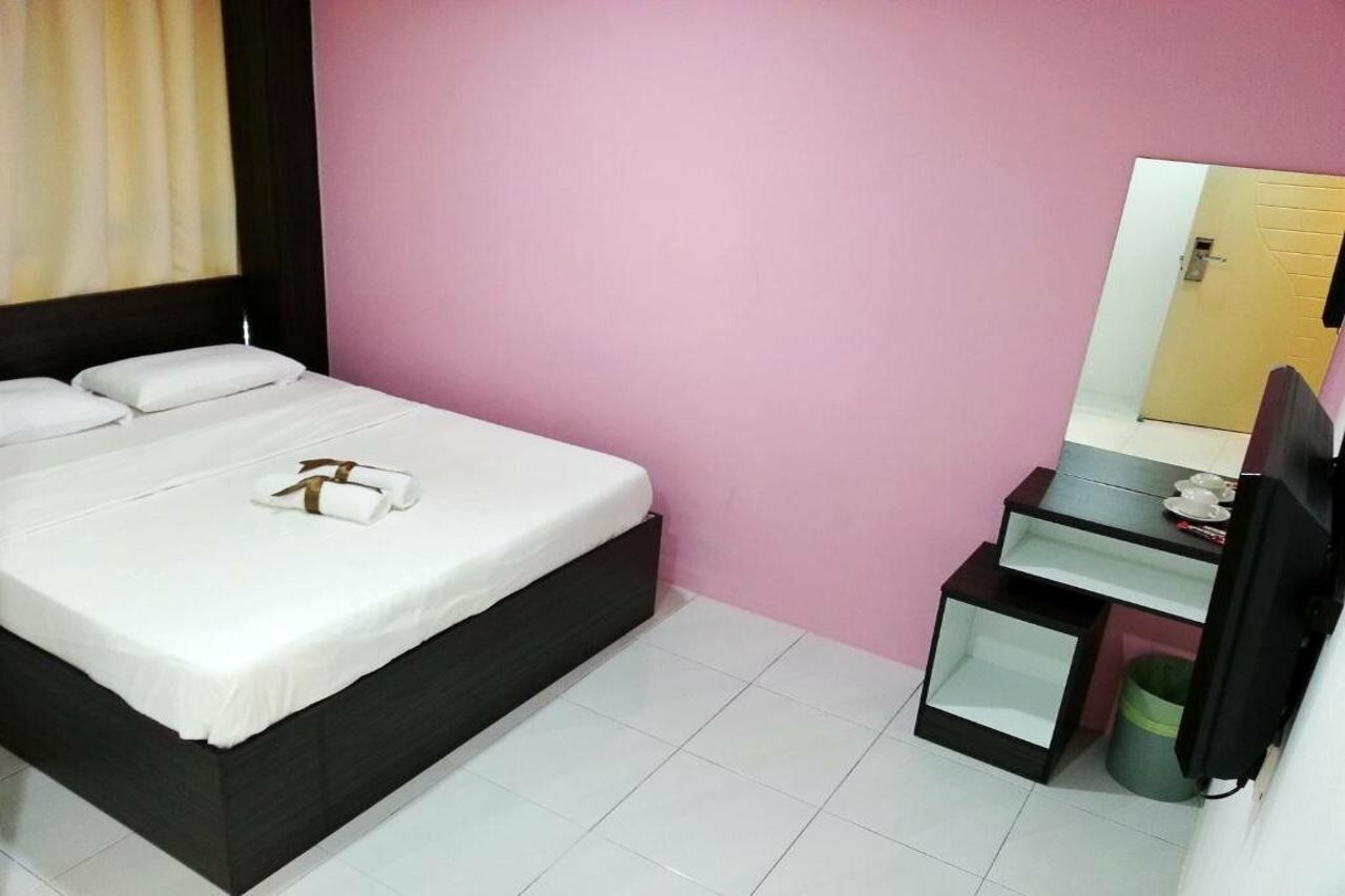 Фото Hotel CheckedInn