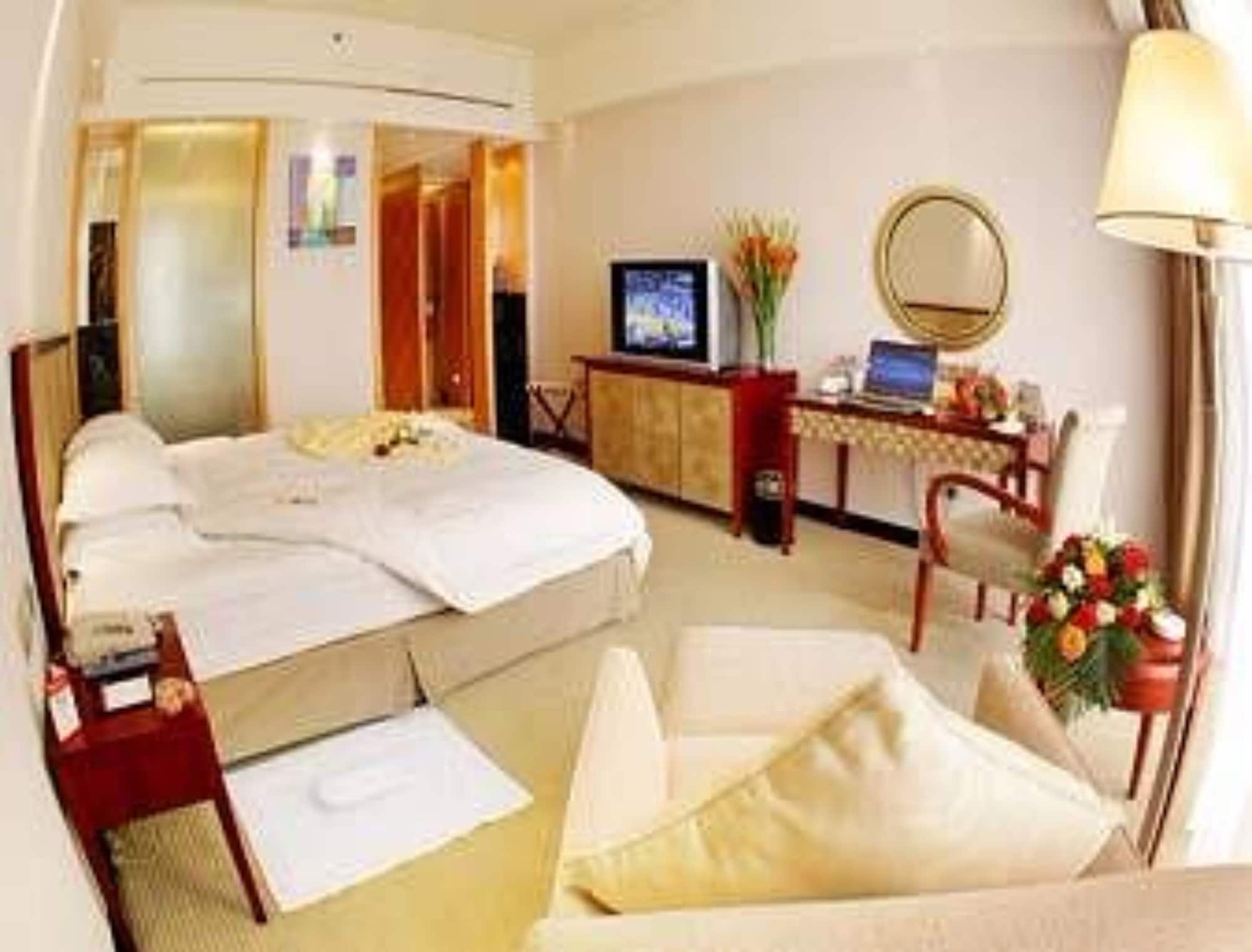 Фото Ramada Plaza Taian