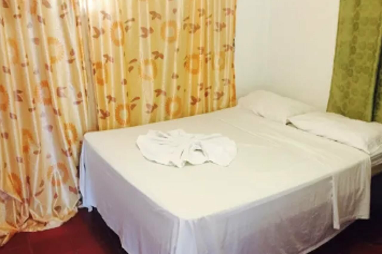 Фото Rocky's Rock & Blues Bar & Hotel