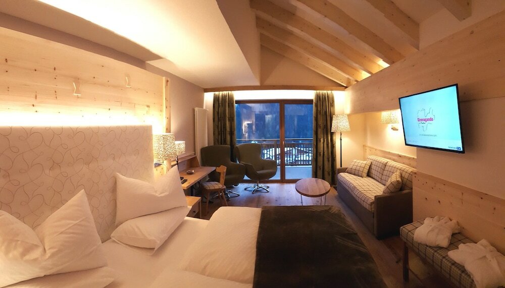 Фото Hotel Cesa Tyrol