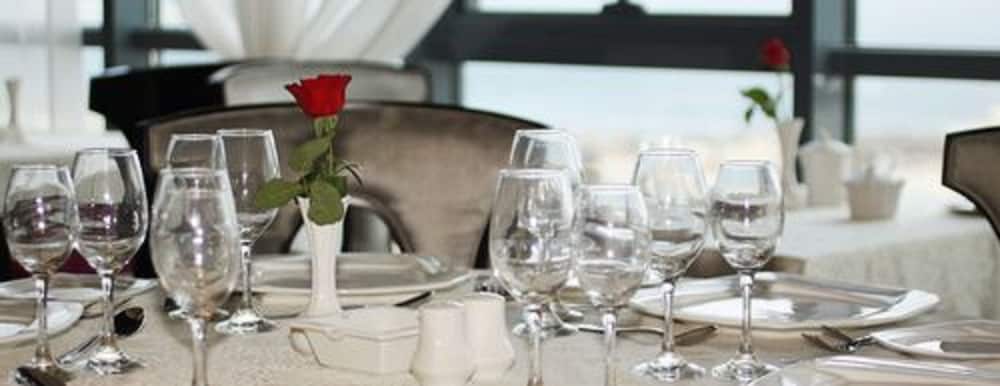 Фото Oasis Hotel