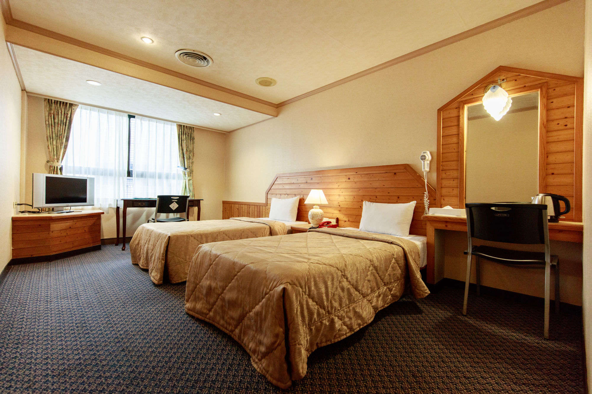 Фото Chungli Business Hotel