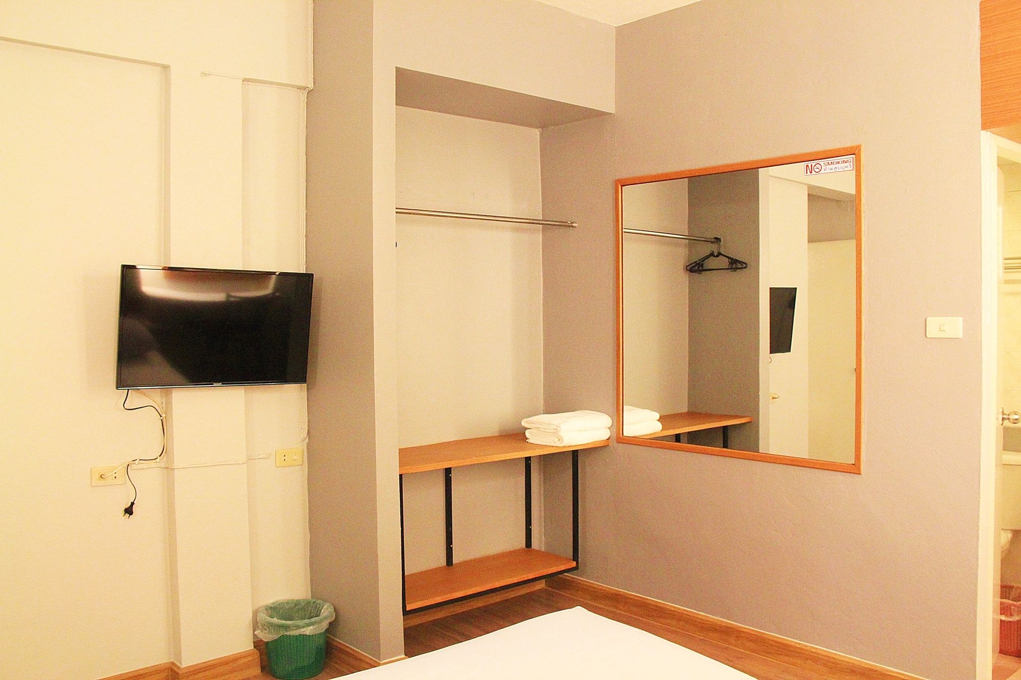 Фото Ruenthip hotel