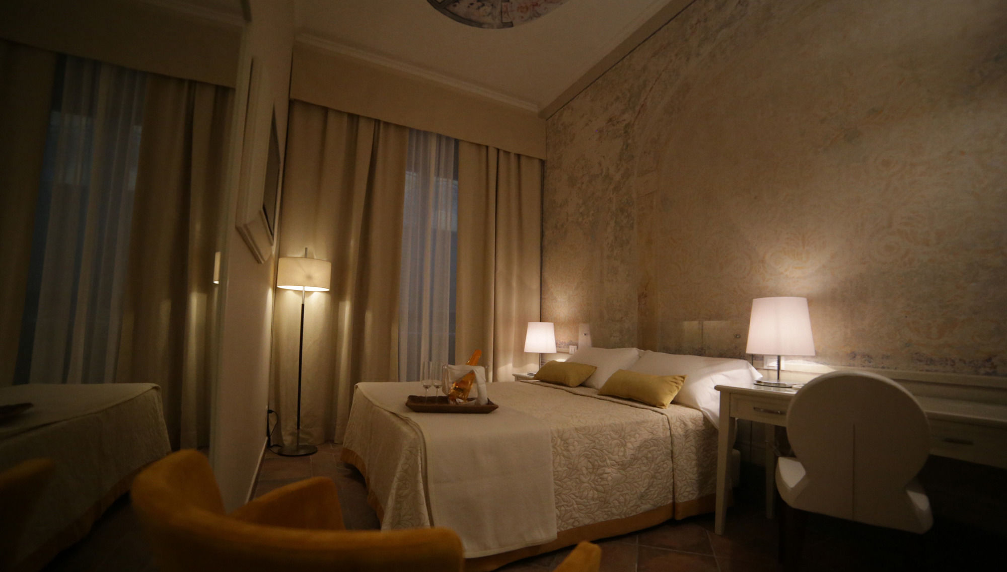 Фото Hotel Renaissance