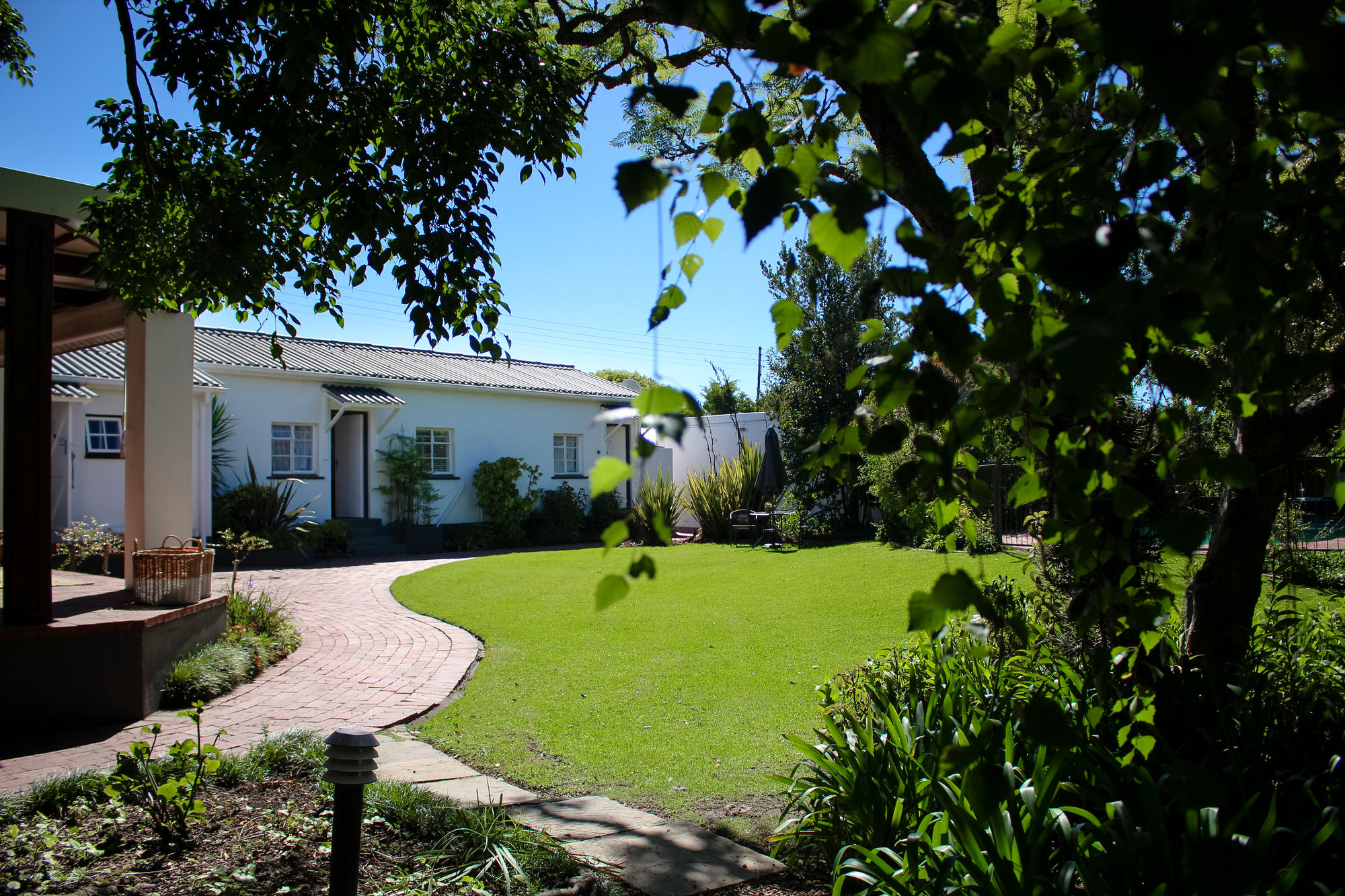 Фото Whispering Oaks