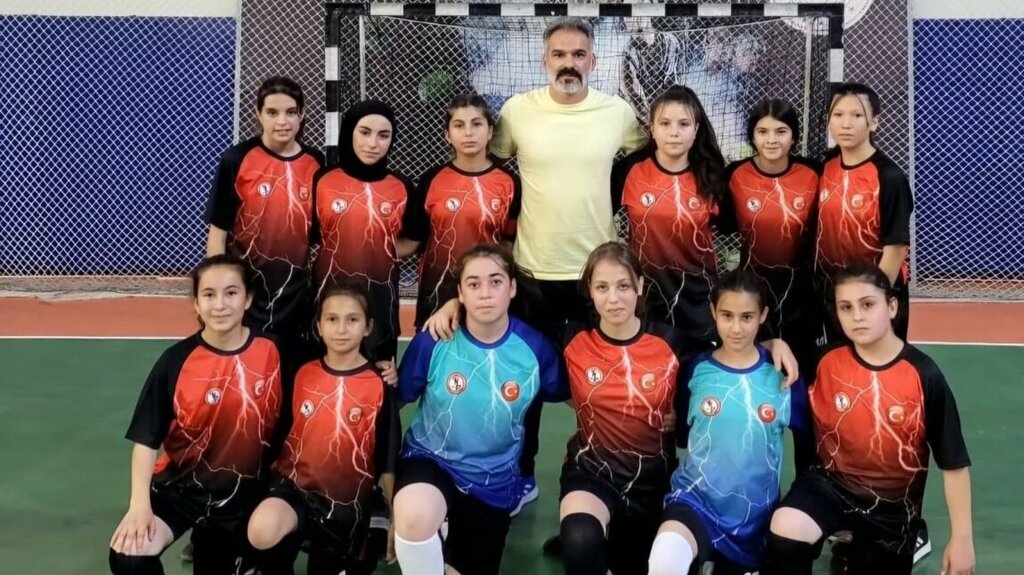 School Yahya Kemal Beyatli Middle School, Isparta, photo