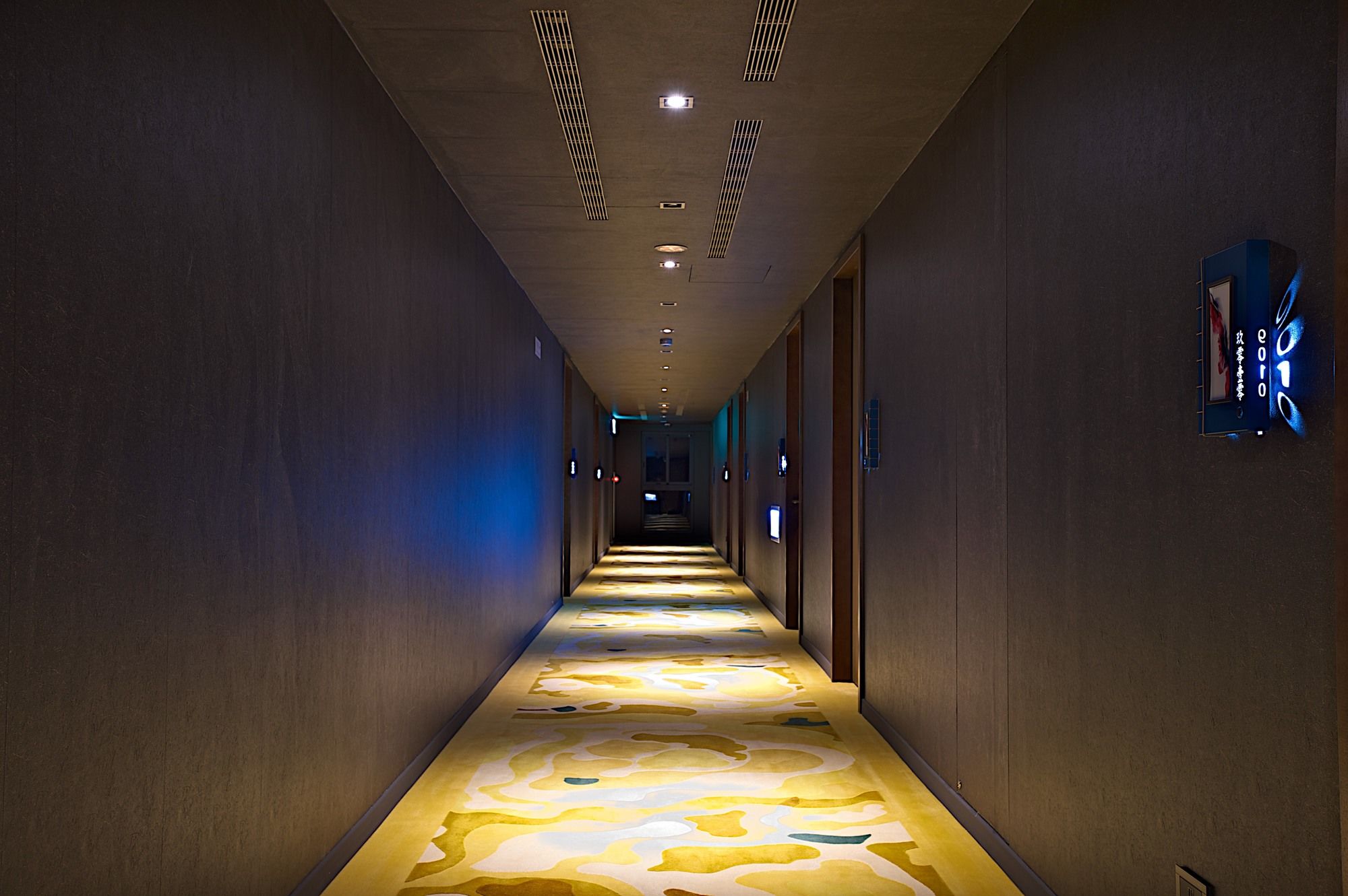 Фото The Gaya Hotel