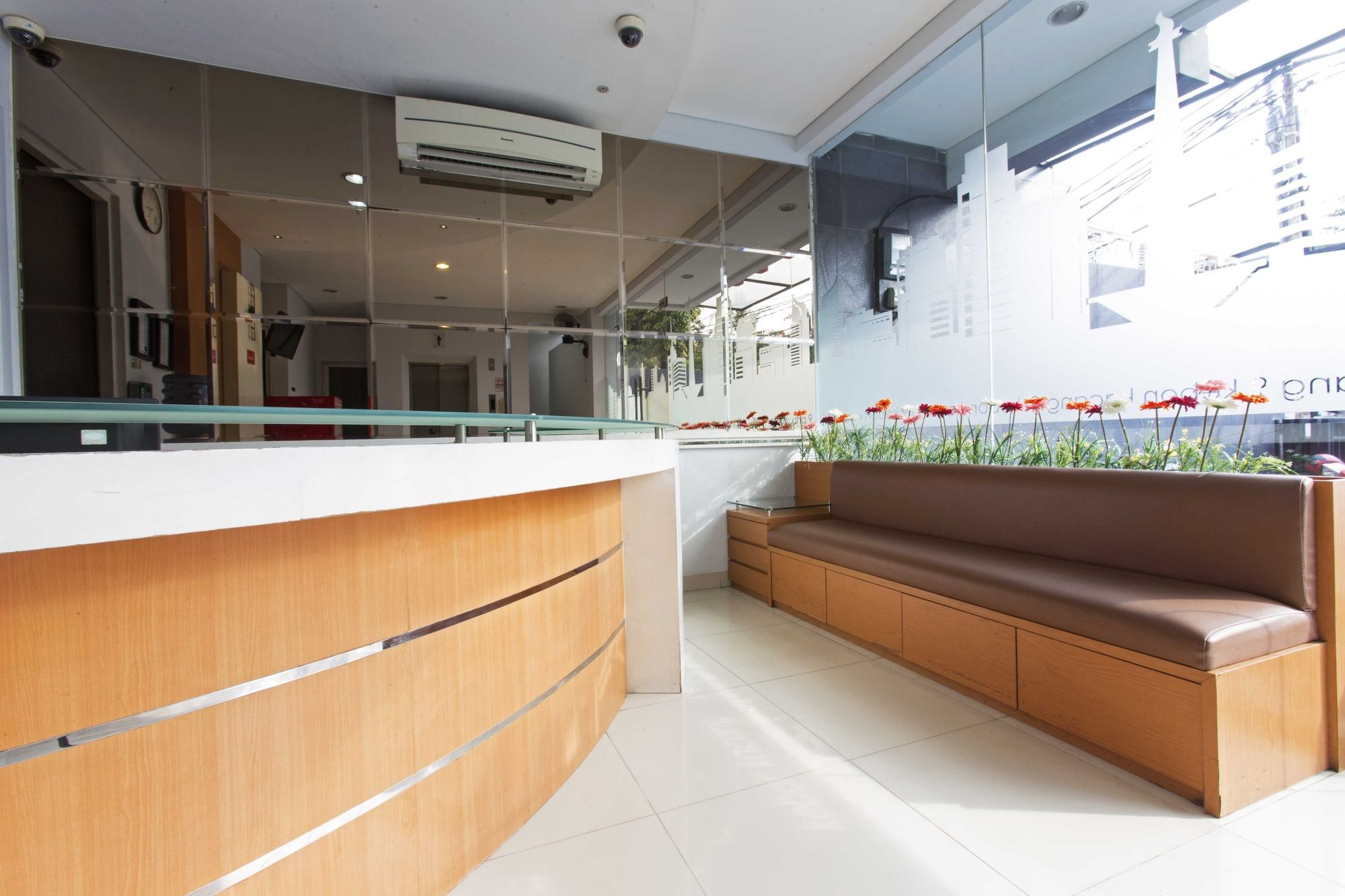 Фото RedDoorz near Thamrin City