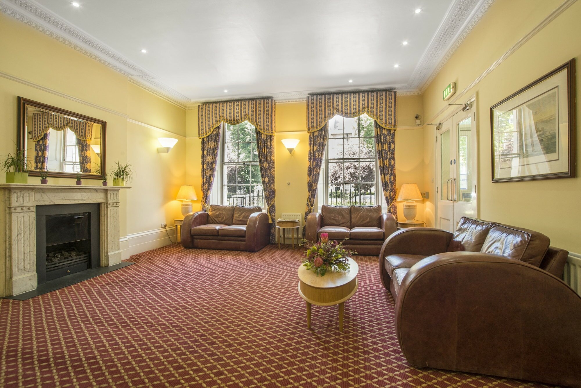 Фото The Darlington Hyde Park