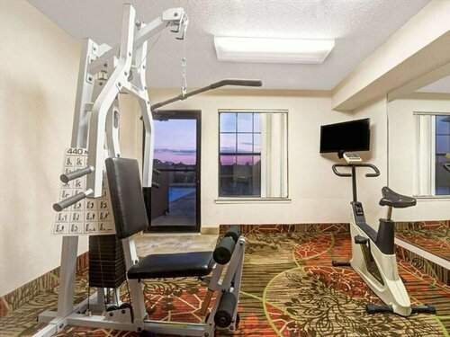Гостиница Days Inn by Wyndham Dallas Plano в Плано