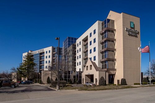 Гостиница Embassy Suites by Hilton St. Louis Airport