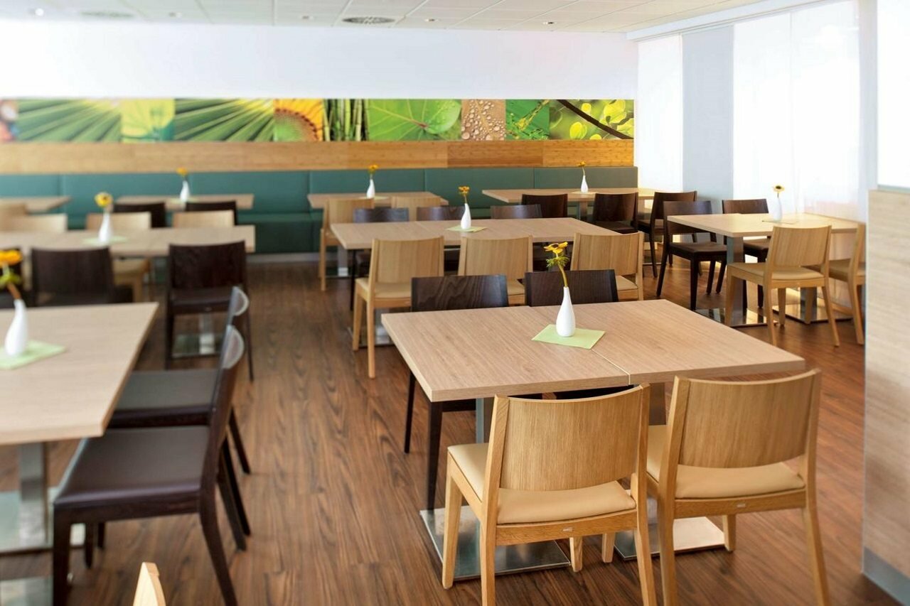 Фото Ibis Augsburg Hauptbahnhof